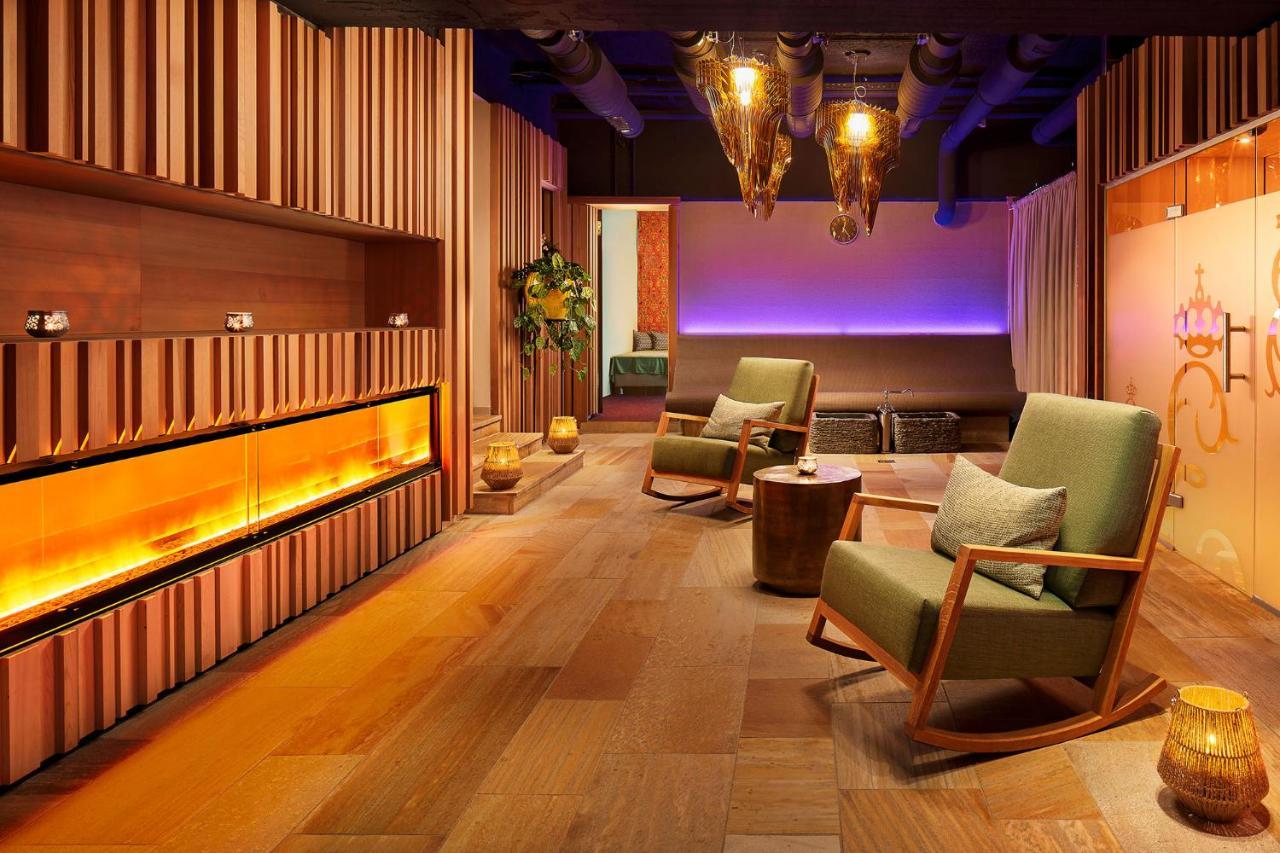 Hotel-Restaurant Erbprinz Ettlingen Kültér fotó The interior of a spa