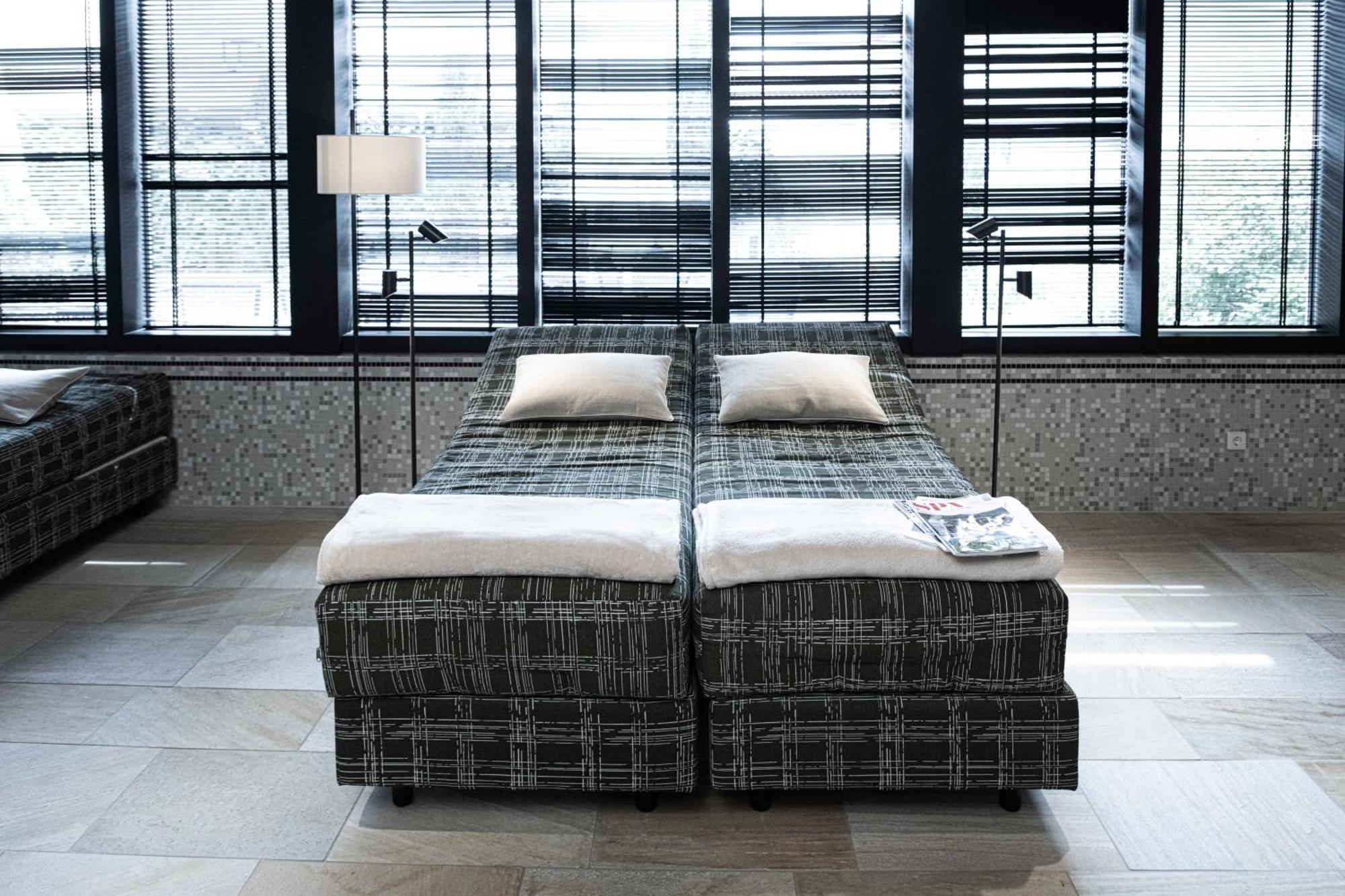 Hotel-Restaurant Erbprinz Ettlingen Kültér fotó A modern waterbed
